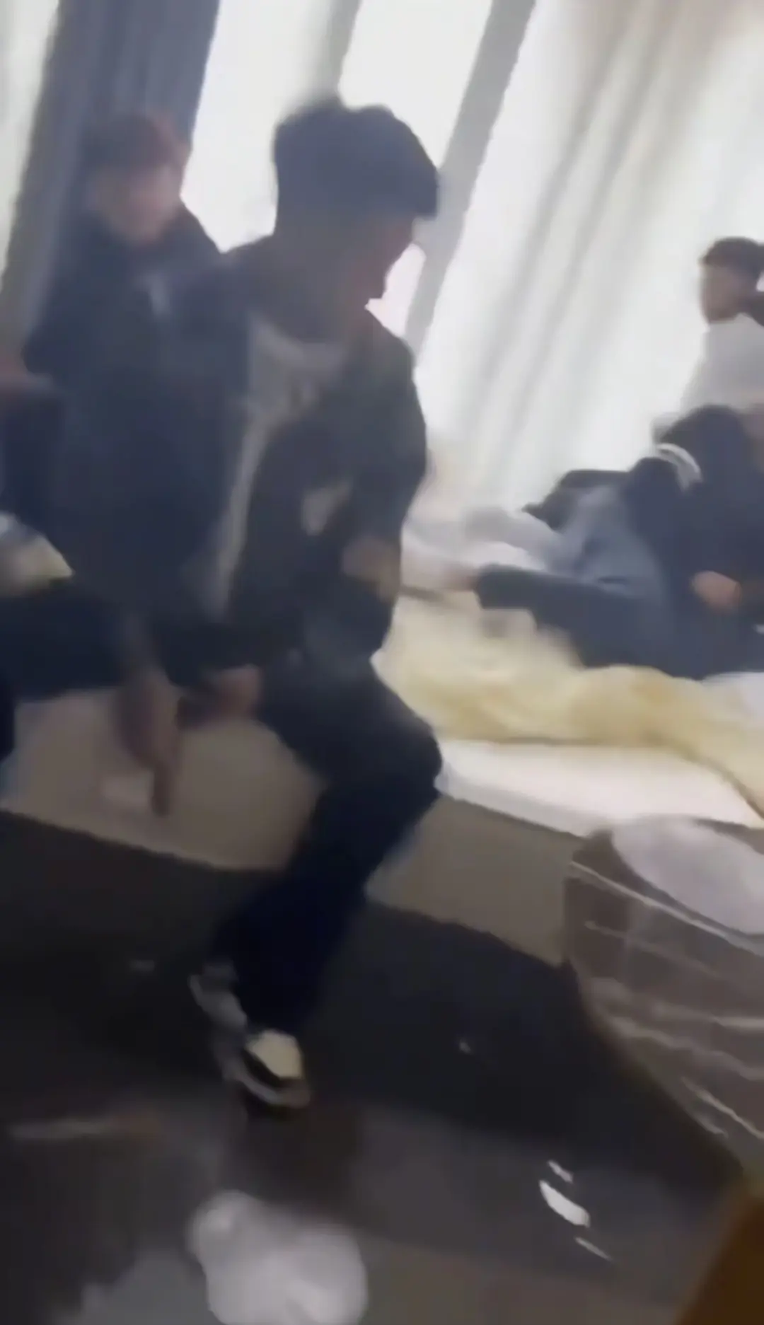 吉林长春万达公寓《精神小伙》视频在线观看-高清完整版资源免费下载-1080P超清画质播放-百度云/UC网盘资源分享