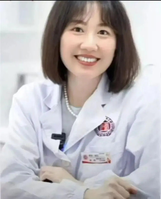 湖南医界惊天秘闻：女医师揭露名医私情17分钟视频-《女医师揭露湖南名医私情秘闻》完整版-湖南名医曾琦祖雄兵事件最新进展-高清画质全网疯传