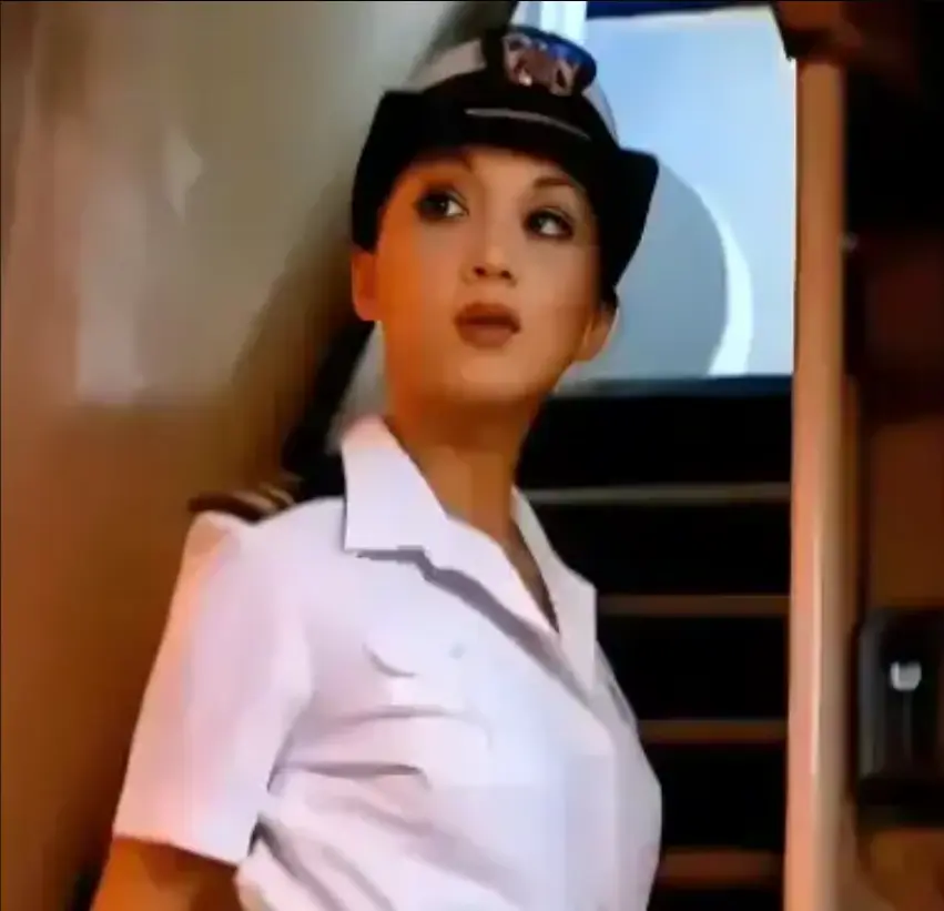 啄木鸟系列军舰女兵电影电视剧 - 《军舰上的女兵》完整版免费观看 - HD高清在线播放平台