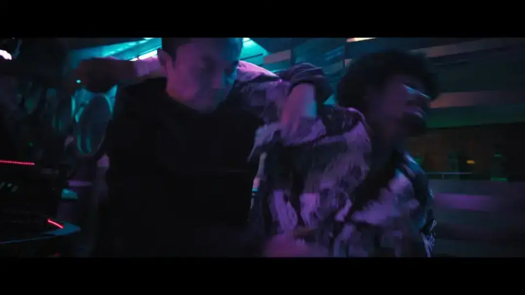 《火遮眼》HD1080P中字未删减完整版免费观看-谢苗孤胆英雄动作片《火遮眼》全集高清播放-阿里云盘迅雷BT磁力链接下载资源